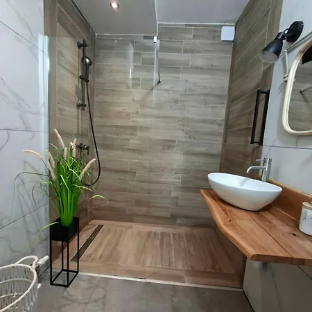 La Vida 1 * كلاغنفورت